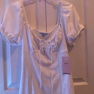 White short sleeved casual dress